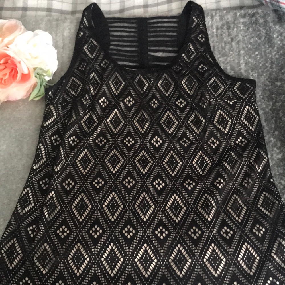 Very cute Detailed Tank! NWOT!